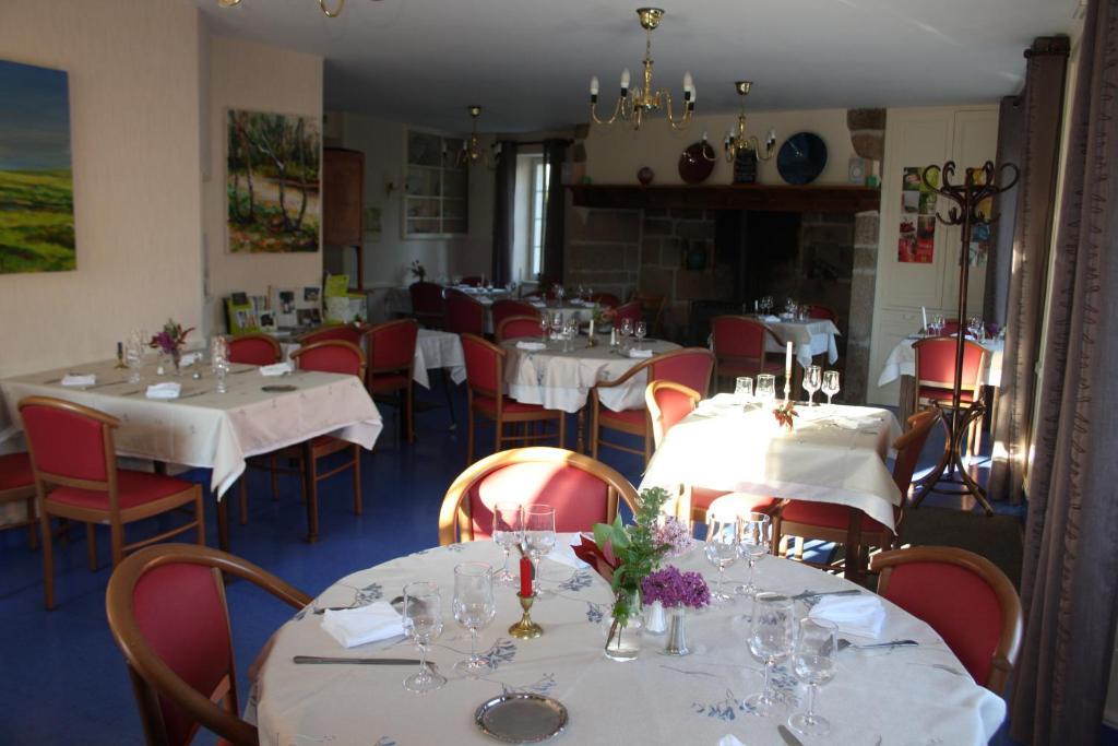 Auberge De Saint Julien Aux Bois Esterno foto